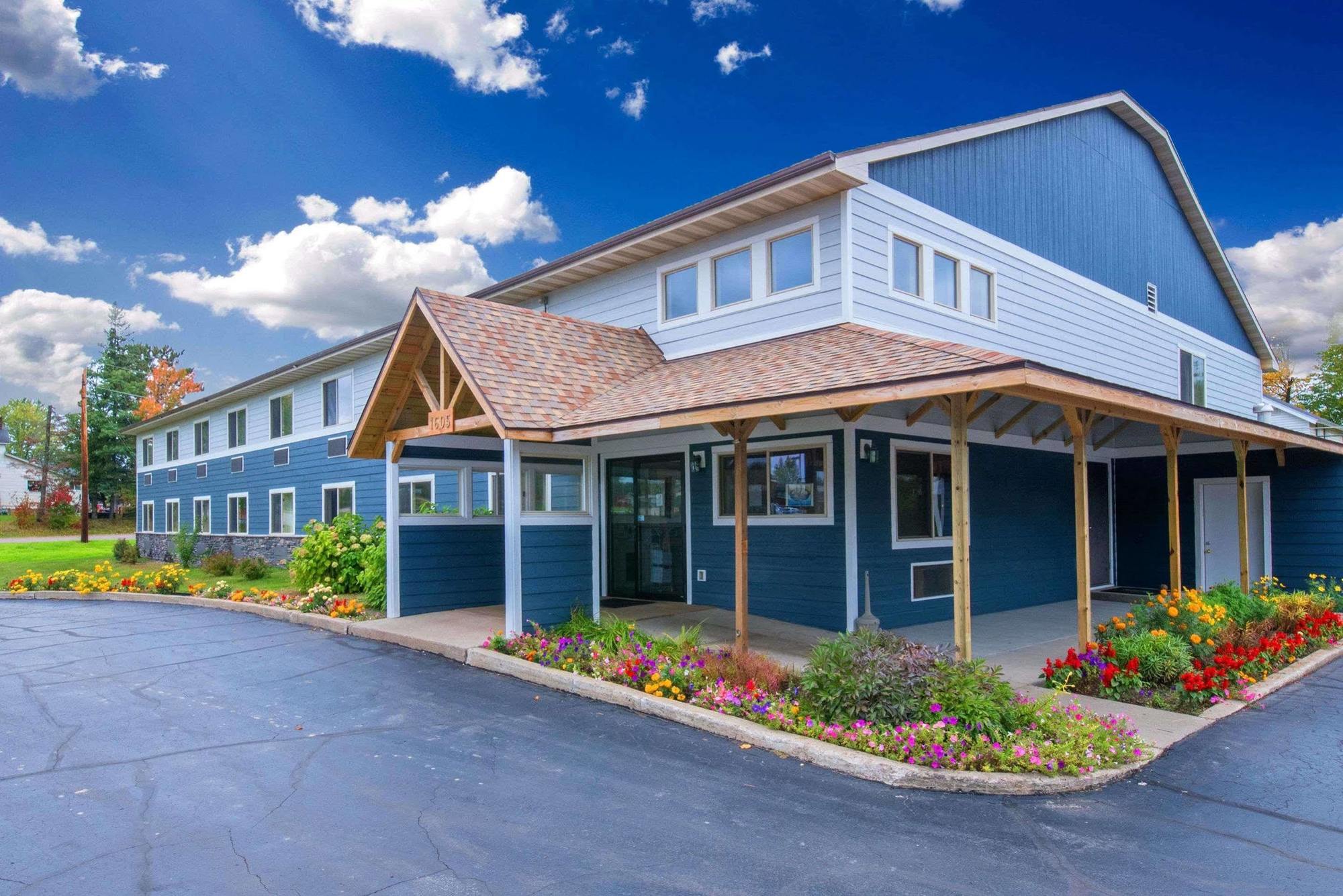 Ely Northwoods Inn And Suites מראה חיצוני תמונה